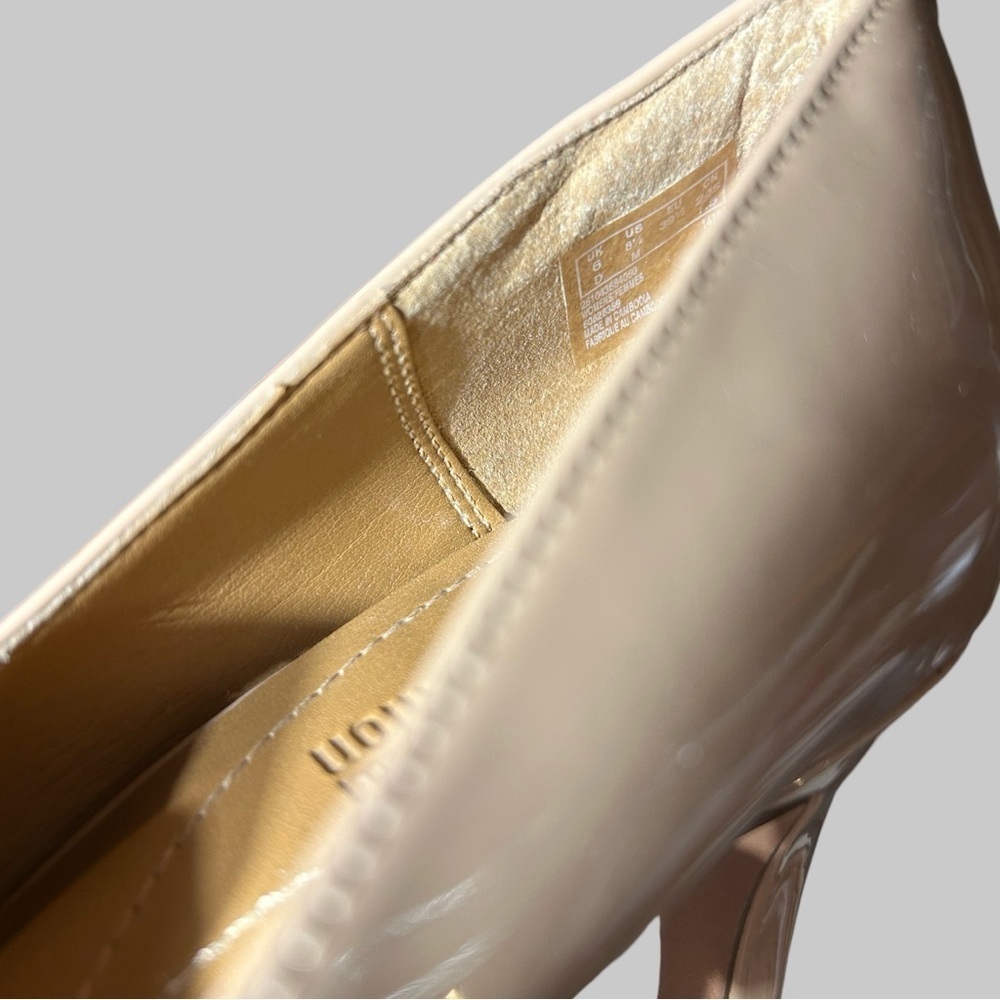 Clarks Soft Cushion Patent Leather Round Toe Pumps - Picture 11 of 16